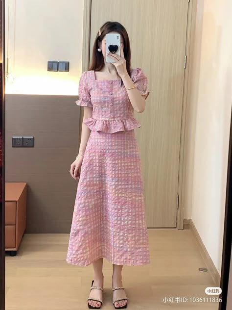 Skirt And Top Korean Style, Top And Skirt Sunday Dress, One Set Korean Style, Tops And Skirts Outfit, Sunday Dress Top, Kawr Design, Sunday Dress Design, Sunday Dress Outfit, Summer Fashion Dresses Casual