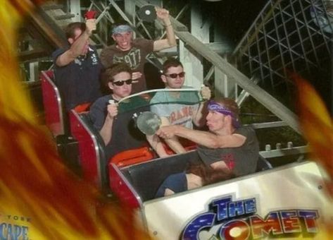 15 Funny Amusement Park Memes Amusement Park Photo Ideas, Park Photo Ideas, New York Theme, Chess Boards, Disney World Rides, Face Pulls, Disney Brave, Summer Humor, Internet Memes