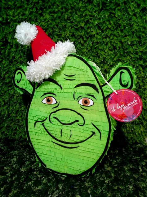 Shrek Pinata, Christmas Shrek, Pinata Christmas, Shrek Christmas, Shrek Birthday, Shrek Fiona, Shrek Party, Booth Decor, Pinata Party