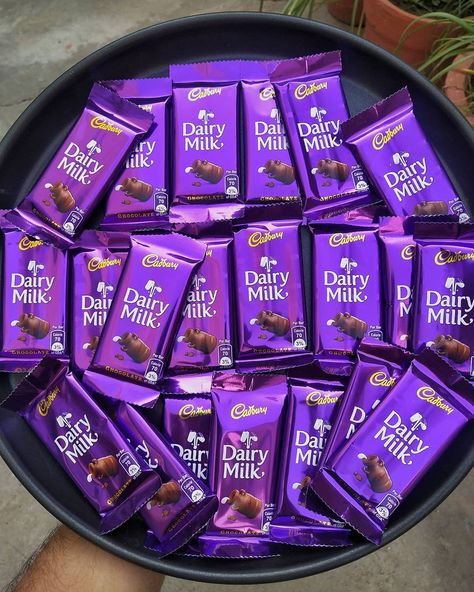 Rishi Sharma | Food&Travel on Instagram: “Am I the only crazy dairy milk lover in this entire world? Or you guys are right there as well?🙈 #chocolate #dairymilk #dairymilksilk…” Dairy Milk Chocolate Images, Chocolate Lovers Quotes, Snack Love, Chocolate Images, Chocolate Candy Brands, British Candy, Chocolate Tumblr, Dairy Milk Silk, Cadbury Dairy Milk Chocolate