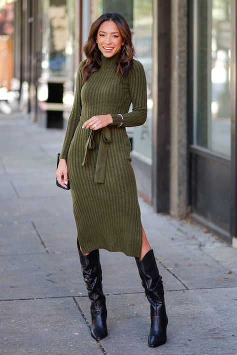 Ribbed Midi Dress Outfit, Midi Sweater Dress Outfit, Green Fall Dresses, Ribbed Dress Outfit, Sweater Dress Outfit Fall, Midi Dress Outfit, Midi Sweater Dress, Sweater Dress Outfit, Look Polished