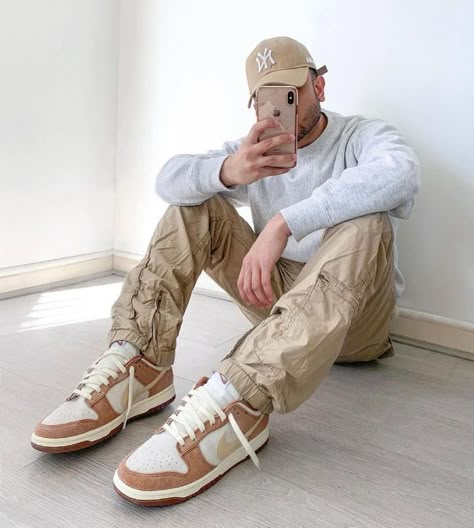 Dunks Outfit, Pants Outfit Men, Trendy Boy Outfits, Mens Casual Outfits Summer, Black Men Street Fashion, Outfits Hombre, Dope Outfits For Guys, Men Street Fashion, Mens Trendy Outfits