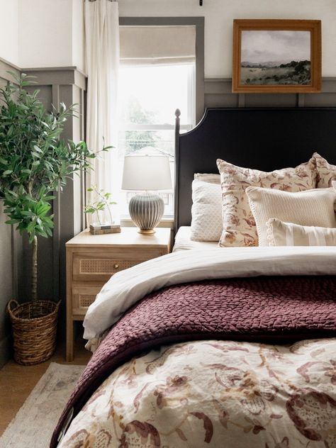 Maybe Bedding, Bedroom With Purple Accents, Dusty Purple Bedroom, Master Living Room, Purple And Green Bedroom, Mauve Bedding, Plum Bedroom, Mauve Bedroom, Bedroom Style Ideas