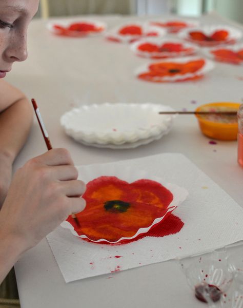 make poppy art from coffee filters Coffee Filter Watercolor Art, Coffee Filter Poppy Flowers, Remembrance Day Art For Kindergarten, Poppy Art Project, Coffee Filter Poppies, Kindergarten Remembrance Day Art, Poppy Art Remembrance Day, Poppy Art For Kids, Paint Poppies