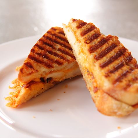 Chicken Bacon Ranch Panini, Pioneer Woman Recipes Chicken, The Pioneer Woman Recipes, Panini Recipe, Ree Drummond Recipes, Grilled Sandwiches, Panini Sandwich, Panini Sandwiches, Panini Recipes