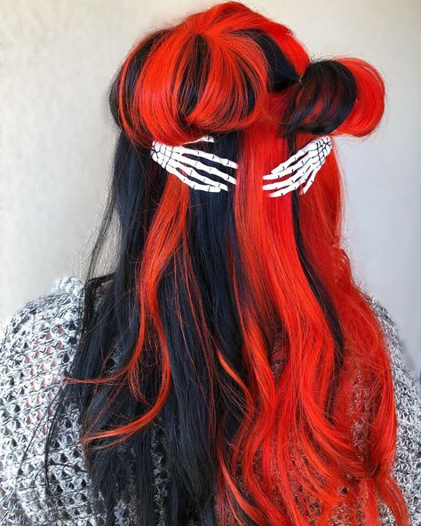 Purple And Red Hair Ideas, Brown And Black Split Dye, Halloween Themed Hair Color, Split Dyed Hair Halloween, Spooky Hair, Red And Purple Split Dye, Split Hair Color Red And Black, Halloween Hair Color, Spooky Hair Color