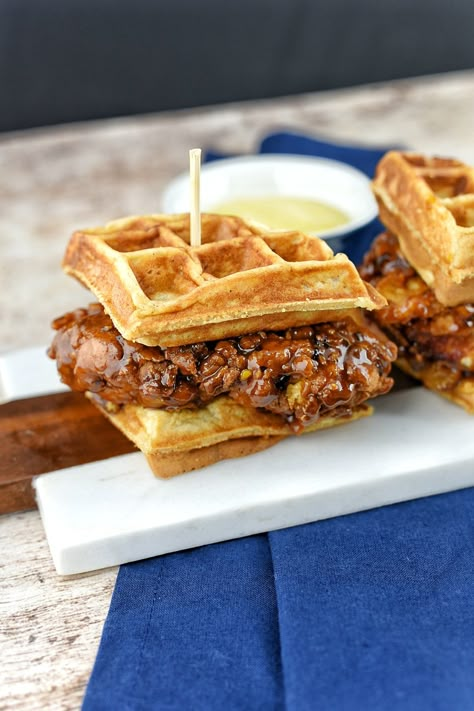 Chicken Waffle Sliders, Sweet And Sticky Chicken, Homemade Sliders, Waffle Sliders, Waffle Sandwiches, Chicken N Waffles, Chicken Carbonara Recipe, Chicken Waffles, Crispy Waffle