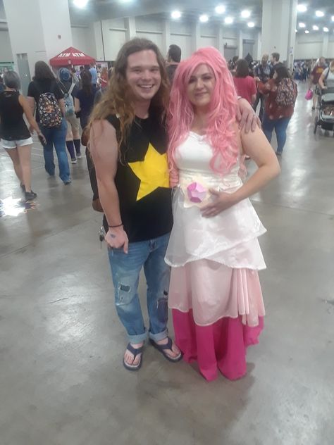 Greg Universe and Rose Quartz, parents of Steven Steven Universe Costume, Universe Costume, Rose Quartz Steven Universe, Rose Costume, Greg Universe, Cosplay Inspiration, Halloween 2023, Play Tennis, Anime Cosplay