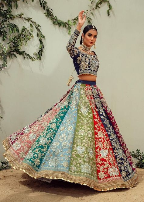 Light Color Lehenga Bridal, Panel Lehenga, Colorful Lehenga, Mehendi Bridal, Embroidery Pearls, Best Indian Wedding Dresses, Mehendi Outfit, Lehenga Fabric, Indian Outfits Lehenga