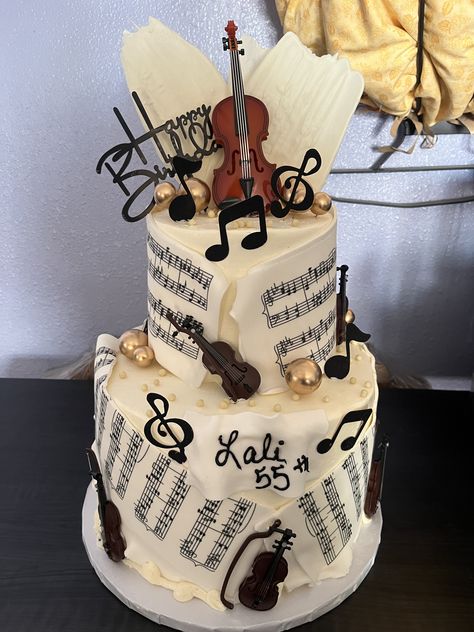 Jazz Themed Cake, Violin Birthday Cake, Violin Cake Ideas, Xv Themes, Birthday Cake Music Theme, Music Cake Ideas, Music Birthday Cake, Violin Cake, Bolo Musical