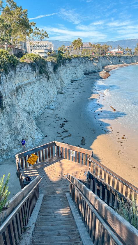 Ucsb College Aesthetic, Ucsb Aesthetic, Ucsb College, University Of Santa Barbara, San Diego Aesthetic, Beach College, Sunshine Nature, Aesthetic California, Uc Santa Barbara