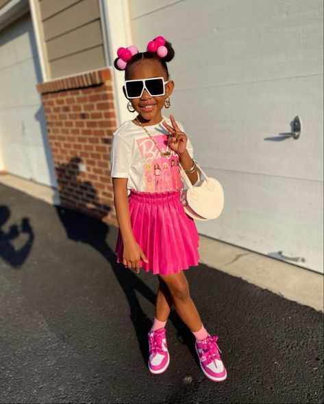 Kids Birthday Outfits Daughters, Kids Barbie Outfit, Toddler Barbie Outfit, Barbie Outfits For Kids, Barbie Costume Kids, Kid Birthday Outfits, Black Kids Fashion, Loose Clothes, Kids Costumes Girls