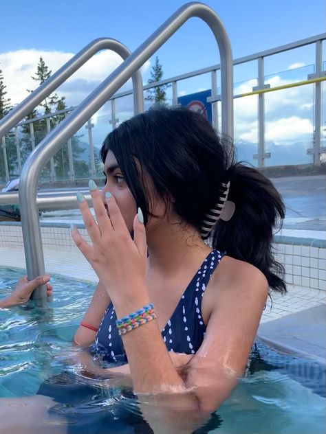 Swimming Pool Pose, Swimming Pool Poses, Pool Aesthetic Summer, Swimming Pool Aesthetic, Pool Aesthetic, Claw Clip Hairstyle, Clip Hairstyle, Pool Poses, Swimming Hairstyles