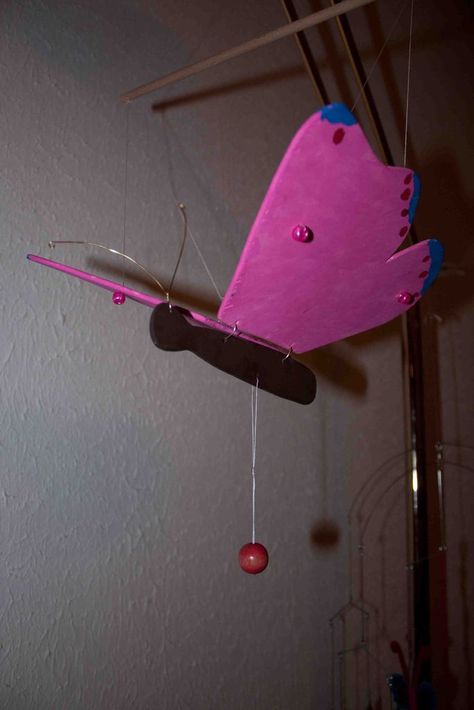 re-do this as a pterodactyl to hang from ceiling or lights. Try using cardboard, or foam core board. Useful Projects, Wooden Butterfly, Working With Wood, Butterfly Project, Wood Craft Patterns, Wood Butterfly, Bird Mobile, Butterfly Mobile, Wooden Toys Plans