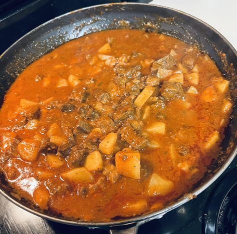 Red Chili Con Papas, Mexican Steak, Hamburger And Potatoes, Chili Easy, Beef And Potato Stew, Meat Chili, Red Chile Sauce, White Bean Soup Recipes, How To Make Chili