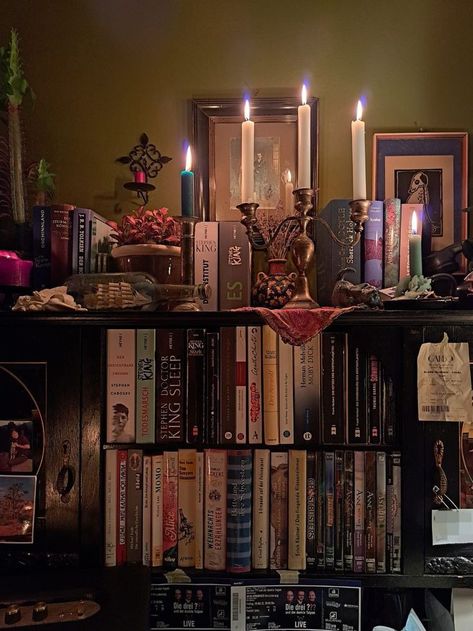 Aesthetic Maximalism, Books Bedroom, Whimsigoth Witch, Moon Decor, Witch Aesthetic, Maximalism, Dream Room Inspiration, Dream Apartment, My Desk