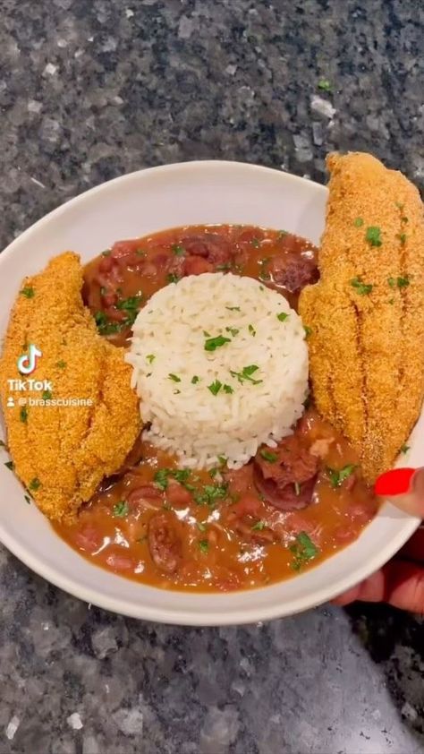 Red beans 🫘 and Rice with Fried Catfish 👏🏾👏🏾👏🏾 I know y’all are used to eating fried chicken as a side with your rice BUT this fried catfish hits hard These beans were slow cooked to perfection and this may even be the prettiest catfish I ever fried Of course all the seasonings and fry mix I used in this tutorial can be located on my website www.brasscuisinespices.com | BrassCuisineSpicesLLC ®️ | brass.cuisine · Original audio Catfish Meals Dinners, Fried Catfish Dinner Sides, Fried Fish Dinner Ideas Sides, Cornbread Dinner, Catfish Dinner, Baked Catfish, Healthy Soul Food, Seafood Gumbo Recipe, Red Beans Rice