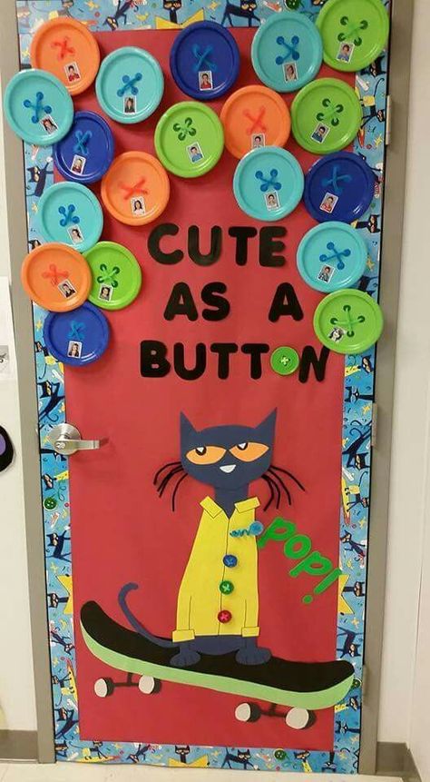 Pete the Cat door decor! Love this for Back to School decor Class Room Door, Room Door Ideas, Preschool Door, Door Bulletin Boards, School Door Decorations, Preschool Bulletin, Preschool Bulletin Boards, Toddler Classroom, School Doors