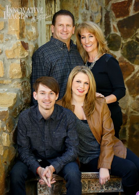 Adult Family Poses, Adult Family Photos, Large Family Pictures, Big Family Photos, Inspiration Photoshoot, Nice Family, Family Photoshoot Poses, Fall Family Portraits, Family Portrait Poses