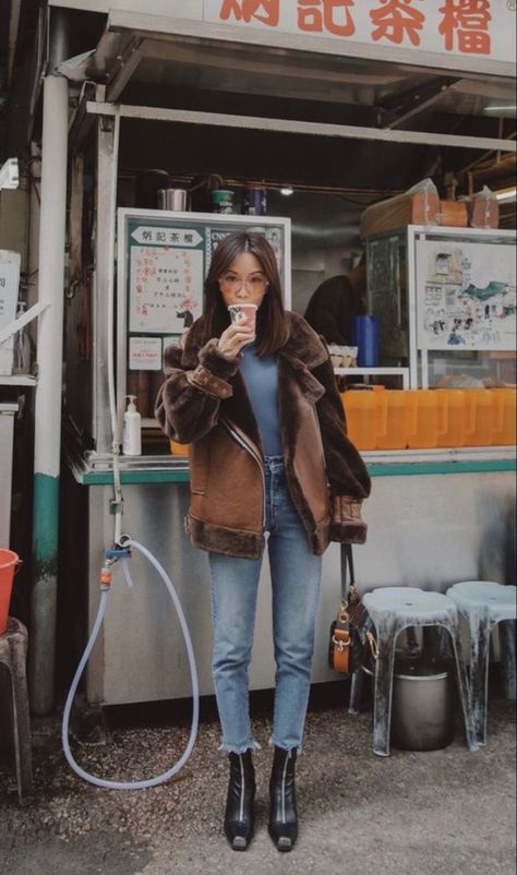 Hongkong Outfit November, Tokyo Outfits Fall, Tokyo Fall Outfit, Hong Kong Winter Outfit, Japan Fall Outfit, Hong Kong Outfit, Hong Kong Street Style, Taiwanese Fashion, Taiwan Outfit