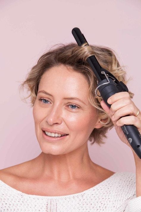 Curling Iron Short Hair, Iron Hairstyles, Curl Short Hair, Curly Iron, Short Hair Waves, Short Choppy Haircuts, Curling Hair, Short Hairstyles Fine, Blonde Short