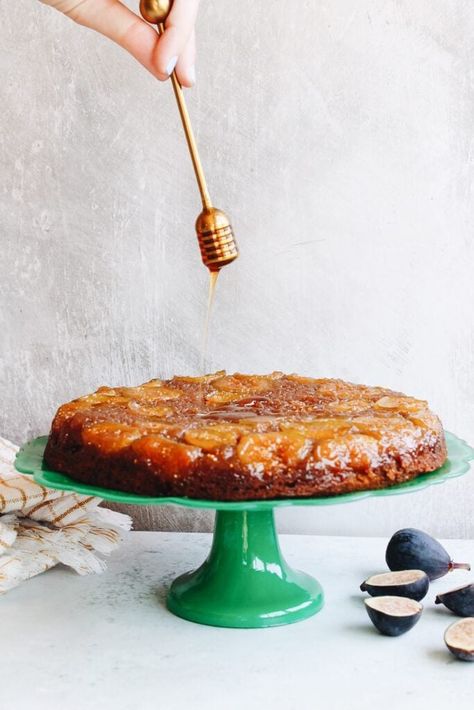 The perfect fig cake recipe is right here. Super moist cake with a sticky, sweet, but not too sweet fig and honey topping. It's amazing and you'll love it. Fresh Fig Cake Recipe, Fig Cakes, Fig Cake Recipe, Fig And Honey, Super Moist Cake, Fig Cake, Fig Recipes, Moist Cake, Honey Cake