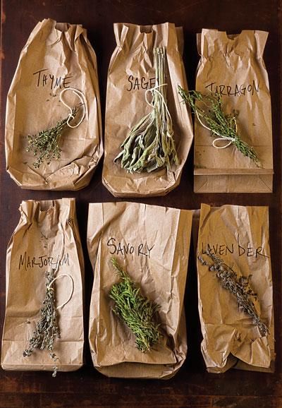 Make your own herbs de provence and pack into spice tins. Herb De Provence Recipe, Dark Branding, Herb Cabinet, Herbal Crafts, Diy Potpourri, Cottage Gardening, Spirit Fingers, Harvesting Herbs, Magia Das Ervas