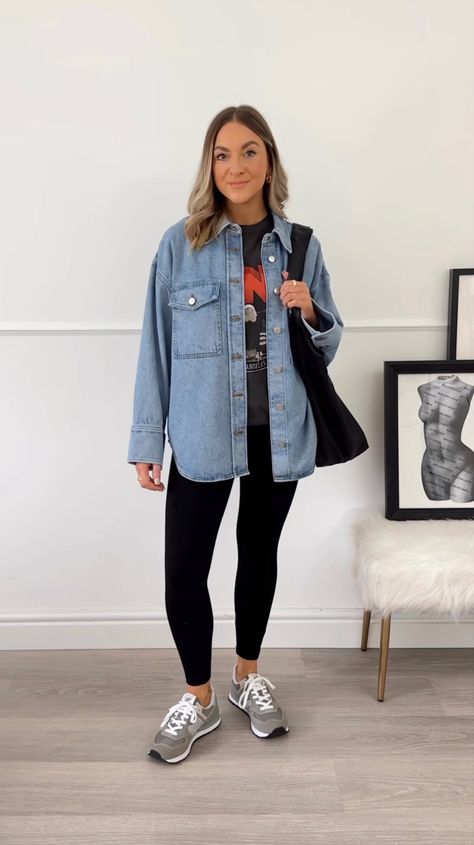 Denim Shirt Black Leggings, Denim Shirt Leggings Outfit, Outfit Sobrecamisa Mujer, Denim Shirt Outfit Women Casual, Oversized Denim Shirt Outfit, Oversized Jacket Outfit, Outfits Leggins, Denim Shirt Outfit, Casual Sporty Outfits