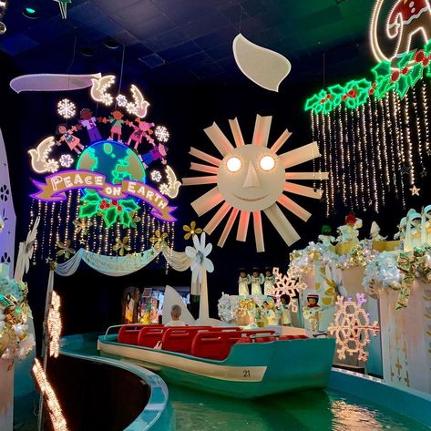 Take a Look at 2018's "it's a small world" Holiday at Disneyland - AllEars.Net Miffy Bunny, Popcorn Buckets, Disney World Attractions, Room Parent, It's A Small World, Disney World Magic Kingdom, Walt Disney Company, Disney Ears, Disney Stuff