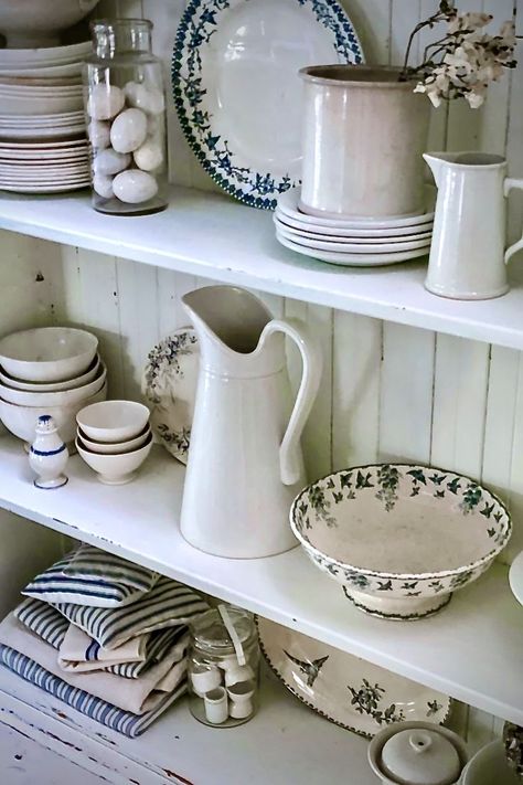 Blue And White Farmhouse, Vintage Farmhouse Bathroom, Farmhouse Kitchen Shelves, Antique Farmhouse Decor, Farmhouse Vibes, Kitchen Shelf Decor, Hutch Decor, Vintage Farmhouse Style, Vintage Farmhouse Decor