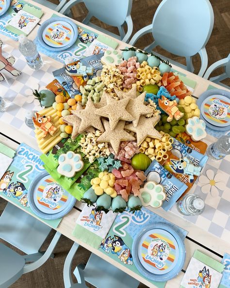 Bluey Birthday Sweets, Bluey 2nd Birthday Party Decorations, Bluey Charcuterie Board, Bluey Birthday Party Table Decor, Bluey Tea Party, Bluey Birthday Table Decor, Bluey Table Decorations, Bluey Party Food Ideas, Bluey Birthday Food Ideas