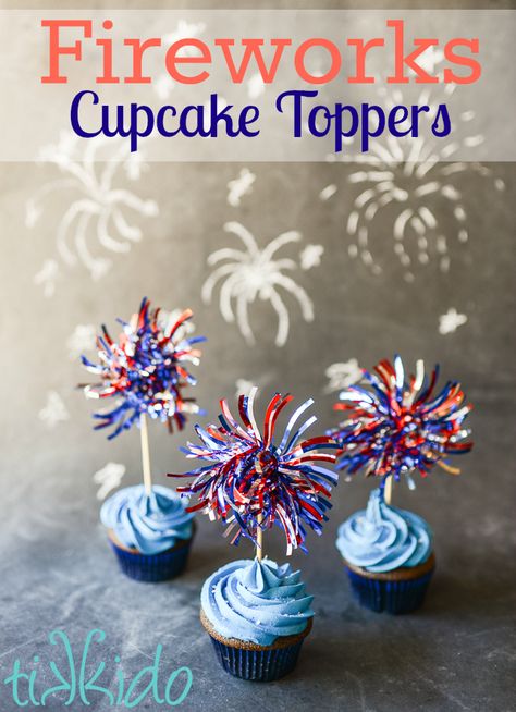 Make quick and easy patriotic fireworks cupcake toppers for your 4th of July party with just a few supplies from the dollar store. Fourth Of July Food, July Baby, Easy Cupcakes, July Birthday, Patriotic Party, The Fourth Of July, July Crafts, 4th Of July Party, July Party