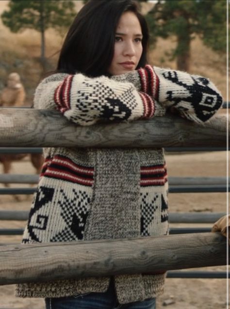 Monica Yellowstone, Monica Dutton, Kelsey Chow, Kelsey Asbille, Yellowstone Outfits, Yellowstone Tv Series, Montana Style, Yellowstone Series, Pendleton Sweater