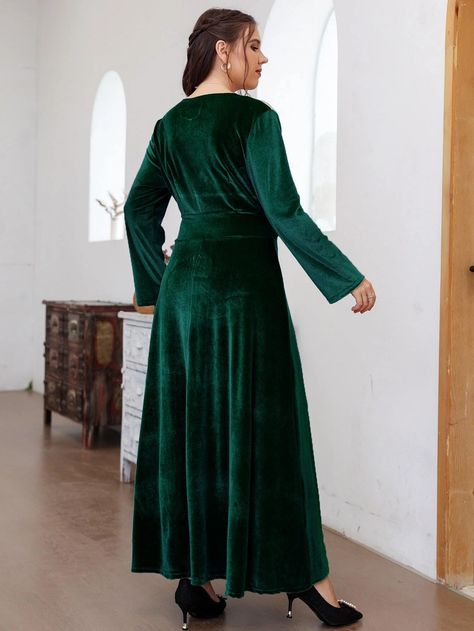 Elegant Dress Long Sleeve, Elegant Dress Long, Emerald Green Velvet Dress, Bridesmaid Dresses Dusty Sage, Fall Bridesmaid Dresses, Velvet Dress Long, Velvet Bridesmaid Dresses, Sage Dress, Dusty Sage