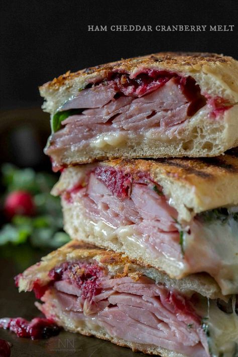 Leftover Ham Recipes, Christmas Ham, Leftover Ham, God Mat, Ham Recipes, Chapati, Soup And Sandwich, Cranberry Sauce, Wrap Sandwiches