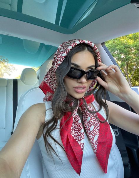 Rolling Loud Outfits, Head Scarf Outfit, Bold Fashion Outfits, Scarf Aesthetic, Head Scarf Tying, Scarf Trends, Fashion Photography Poses, How To Wear Scarves, Western Outfits