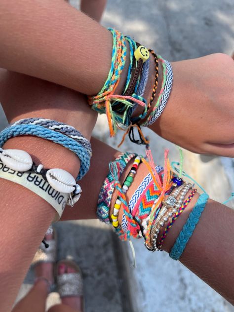 Preppy Bracelets, Surf Jewelry, Preppy Jewelry, Summer Goals, Summer Bracelets, Jewelry Lookbook, Stacked Jewelry, String Bracelet, Cute Bracelets