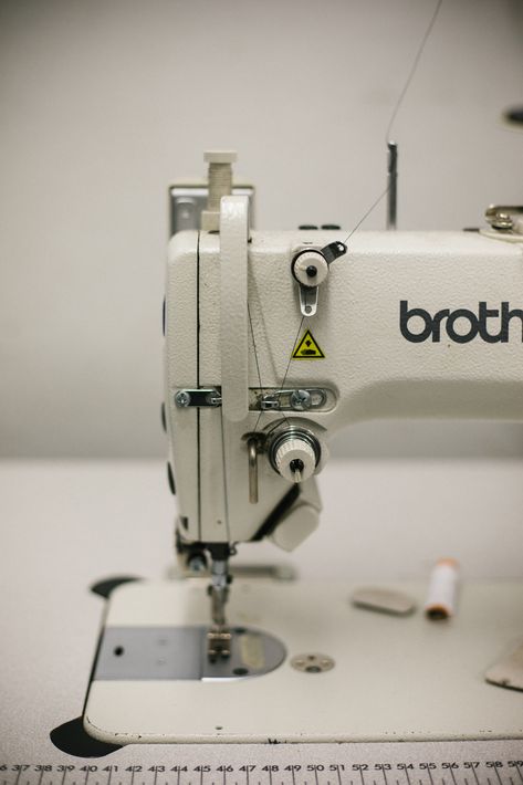 Leather Sewing Machine, Menswear Suit, Tailor Design, Sewing Aesthetic, Bespoke Suits, Home Idea, Fashion Designer Studio, Leather Sewing, Suit Shirt