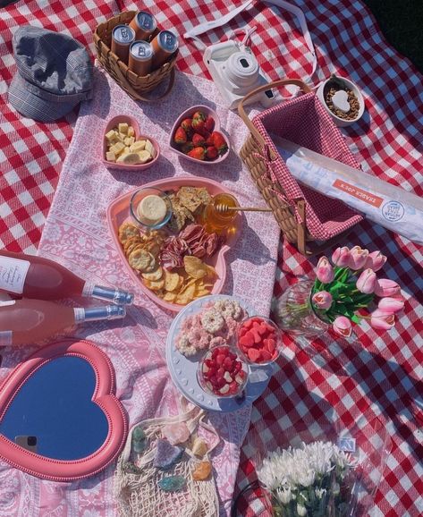 Pink Picnic, A Picnic, Jan 11, Kombucha, Parsley, Truffles, Pumpkin Spice, Bacon