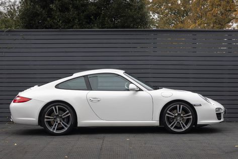 Porsche 997.2 Carrera 2012 - elferspot.com - Marketplace for Porsche Sports Cars Engine Working, Porsche 997, Painting Trim, Manual Transmission, Center Console, Alloy Wheel, Fuel Injection, Leather Interior, Sports Cars