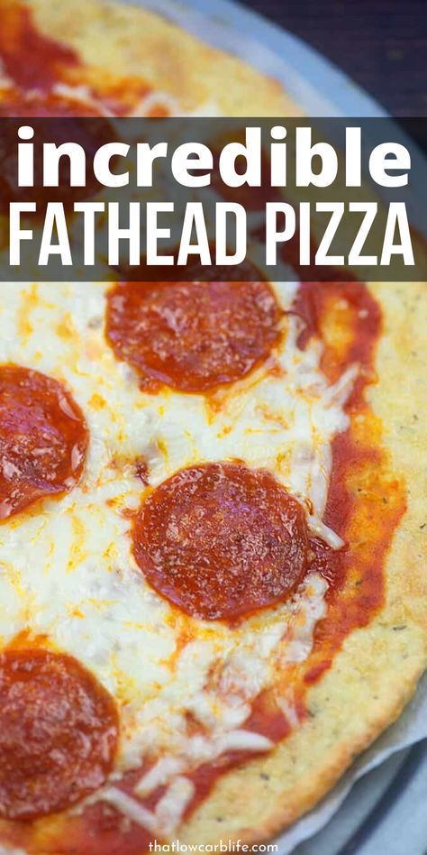 Classic Pizza Dough Recipe, Fathead Pizza Dough, Pizza Chaffle, Dolce Poche Calorie, Fathead Pizza, Quick Keto Breakfast, Healthy Low Fat Recipes, Chaffle Recipe, Healthy Low Carb Snacks