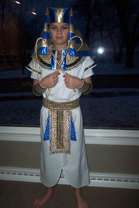 we made this for the Opet Festival at school.  our inspiration was www.costumecraze.com/THTR09.html Pharoah Costume, Egyptian Fancy Dress, Egypt Costume, Biblical Costumes, Egyptian Party, Diy Costumes Kids, School Dresses, Childrens Church, Halloween Costumes For Kids