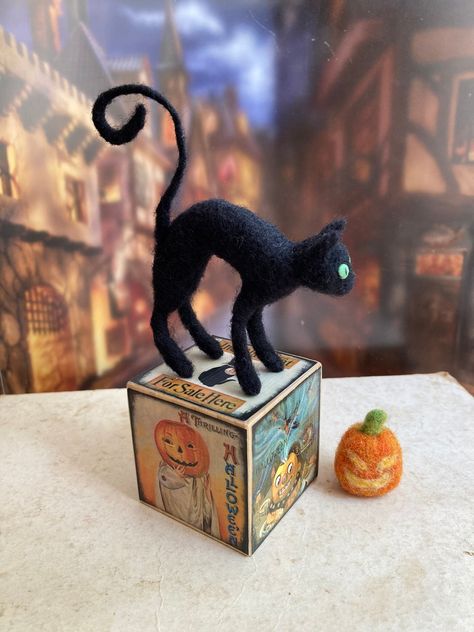 Needle felted wool Halloween black cat with spooky block, felted pet animals Felted Black Cat, Needle Felt Black Cat, Black Cat Halloween Decorations, Cat For Halloween, Mantel Bookshelf, Felt Ornaments Diy, Halloween Blocks, Macrame Designs, Autumn And Halloween