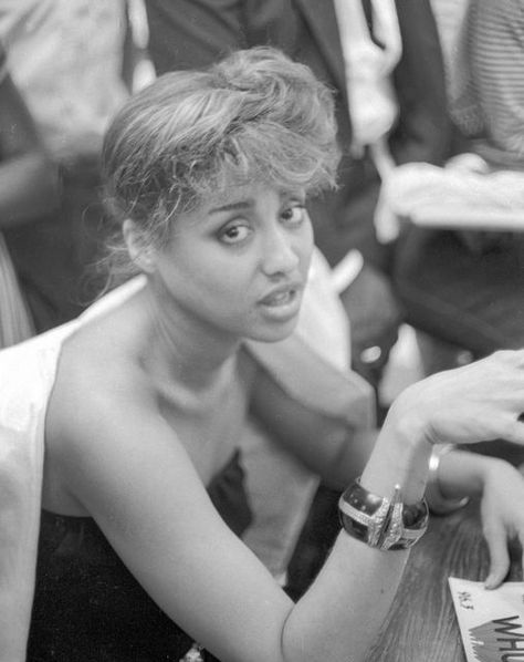 Phyllis Hyman, Measure For Measure, Signing Autographs, 70s Photos, Boom Box, How To Love, Let Me