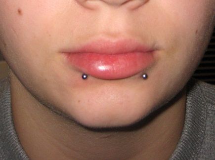 I want these!!! Snake Bites Jewelry, Snakes Bites, Snake Bites Piercing Aesthetic, Snake Bite Piercing Lips, Snake Bites Lip Piercing, Piercings Snake Bites, Snake Bite Piercing Tongue, Snakebite Piercing, Snakebites Piercings