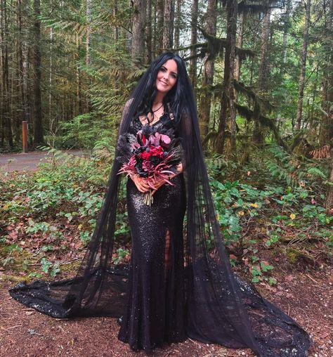 Wedding bouquets/Bridals&Grooms accessories/Dried flowers/ | Creating a wedding as unique as the love it celebrates! This stunning bride perfectly embodies gothic elegance with our custom floral… | Instagram Gothic Wedding Headpiece, Gothic Wedding Veil Headpieces, Gothic Bride Crown, Long Gothic Dress Marrige, Black Floral Gothic Wedding Dress, Gothic Bride, Gothic Wedding, Wedding Bridal Bouquets, Dried Flowers