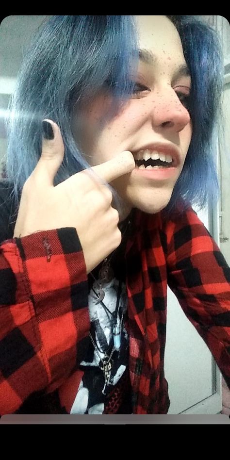 #alternative #punk #grunge #androgynousgirl Human Fangs, Showing Teeth Pose, Fake Fangs, Drop Kick, Vampire Fangs, Alternative Grunge, Vampire Teeth, My Mouth, Selfie Poses