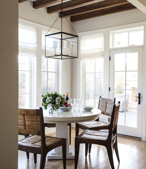 Park & Oak on Instagram: “A sunny breakfast nook at our #POgrovehouse @tartanbuilders” Oak Interior Design, Park And Oak, Oak Interior, Traditional Interior Design, Rooms Reveal, Traditional Interior, Breakfast Nook, Interior Design Studio, Rustic Dining Table