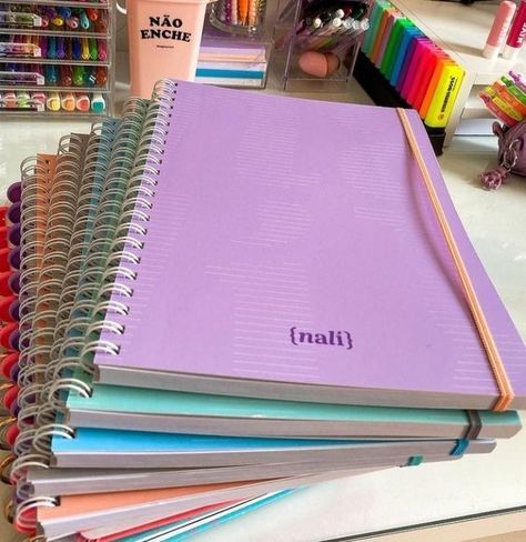 College Stationary, College Notebook, Pretty School Supplies, Stationery Obsession, Cute Stationary School Supplies, School Bag Essentials, Cute School Stationary, Medical School Motivation, School Tool