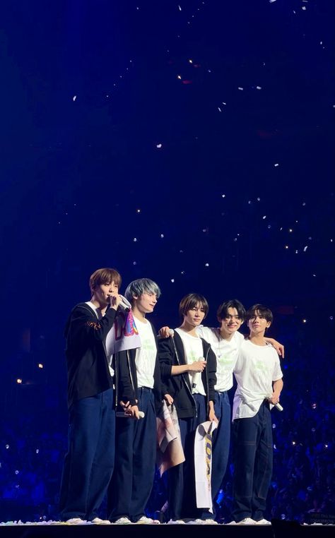 #txt #tubatu #tomorrow_x_together #tomorrowxtogether #yeonjun #soobin #beomgyu #taehyun #hueningkai #moa #act_promise Txt Promise Tour, Txt Age, Act Promise Txt, Txt Act Promise, Txt Concert, 4 Best Friends, Taehyun Hueningkai, Beomgyu Taehyun, Photo Grouping